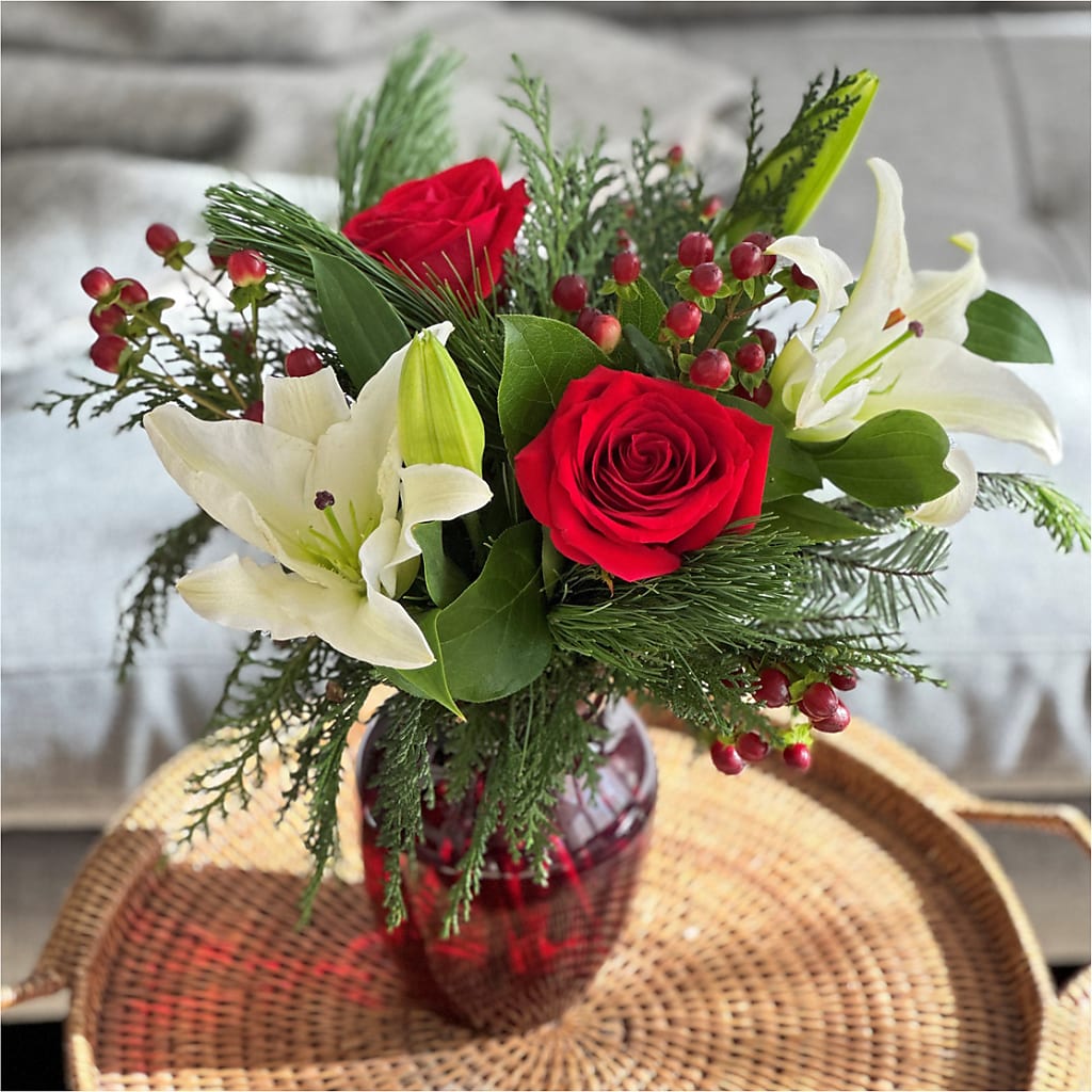 Evergreen Delight Bouquet – Cg Rain Florist, Cedar Grove NJ