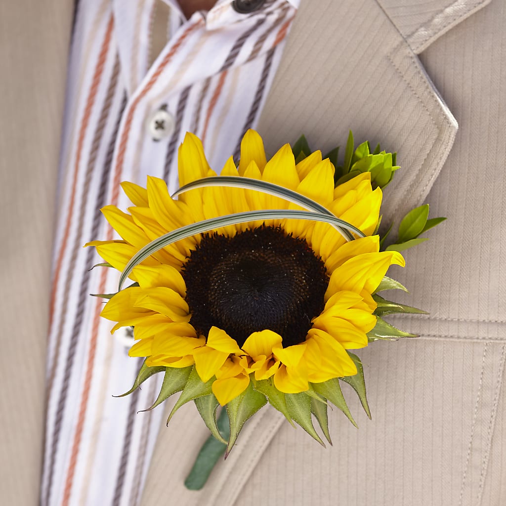 Free Spirit Boutonniere – Cg Rain Florist, Cedar Grove NJ