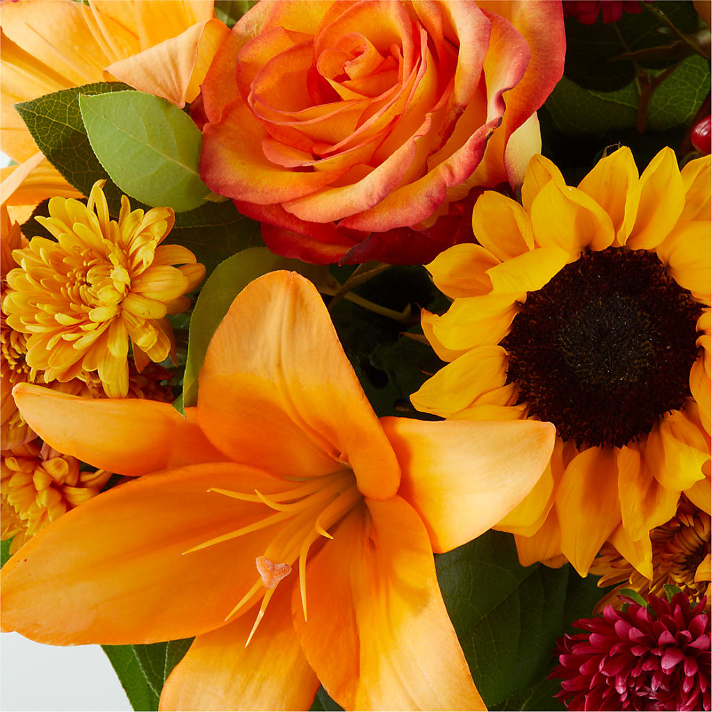 Grateful Centerpiece –  Cg Rain Florist, Cedar Grove NJ